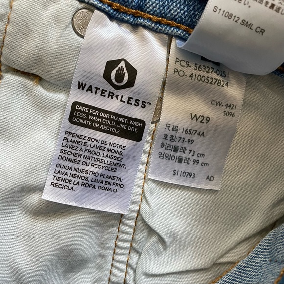 LEVI’S 501 New Jean Shorts High Rise Button Fly Distressed Denim Size 29 / 8 - Picture 6 of 9